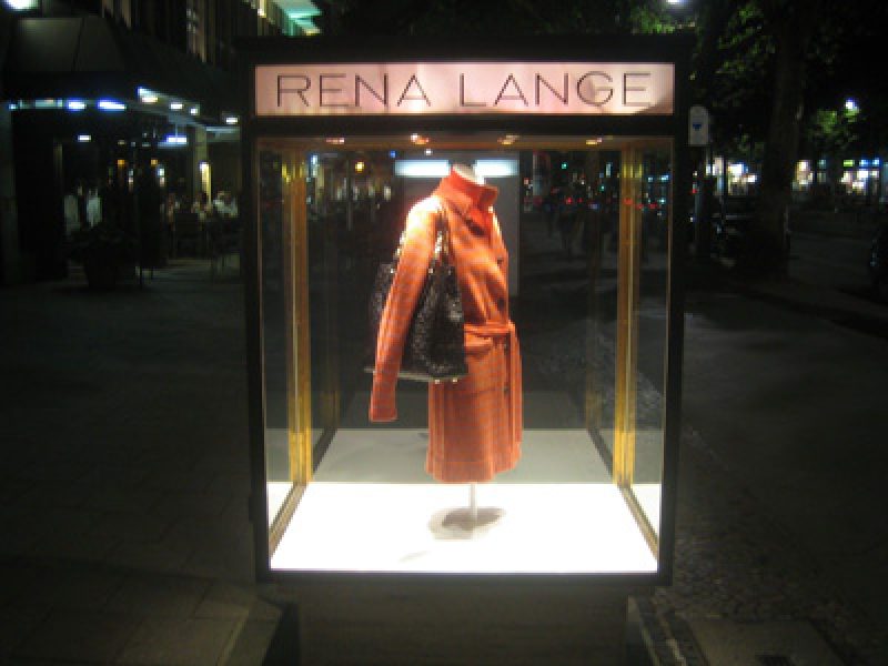 Shop display case on Ku'damm (2009), photo by Ian White