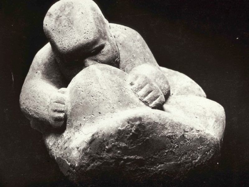 Suckling Child, Henry Moore, 1927. Lost concrete sculpture.